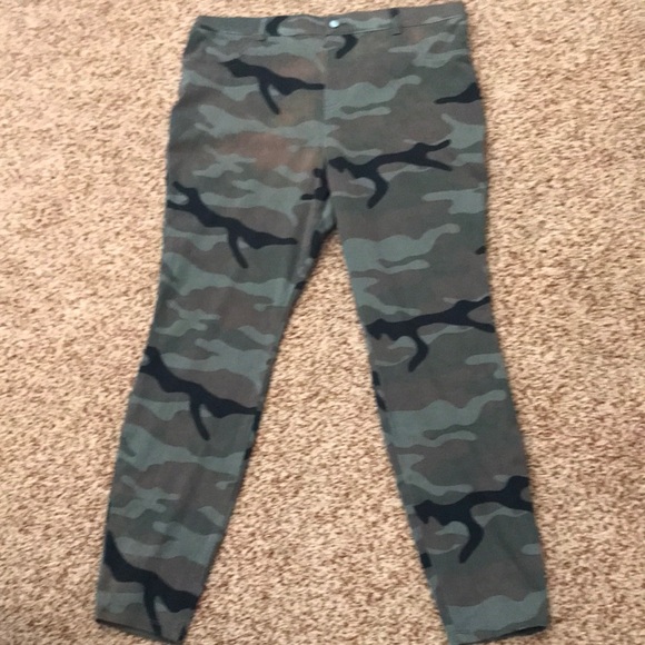 Time and Tru Pants - Time and Tru Camo Pants